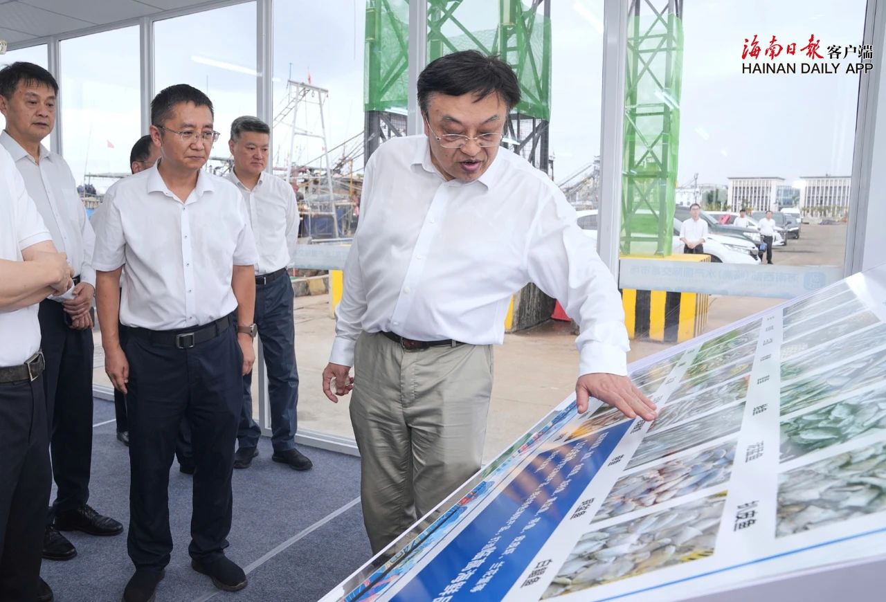 冯飞在临高调研经济社会发展情况